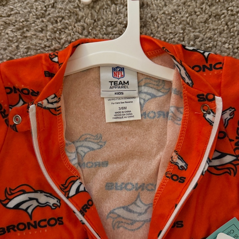 NWT NFL Denver Broncos Infant Pajamas Footies 3-6 months Orange Onesie Baby - Picture 5 of 5